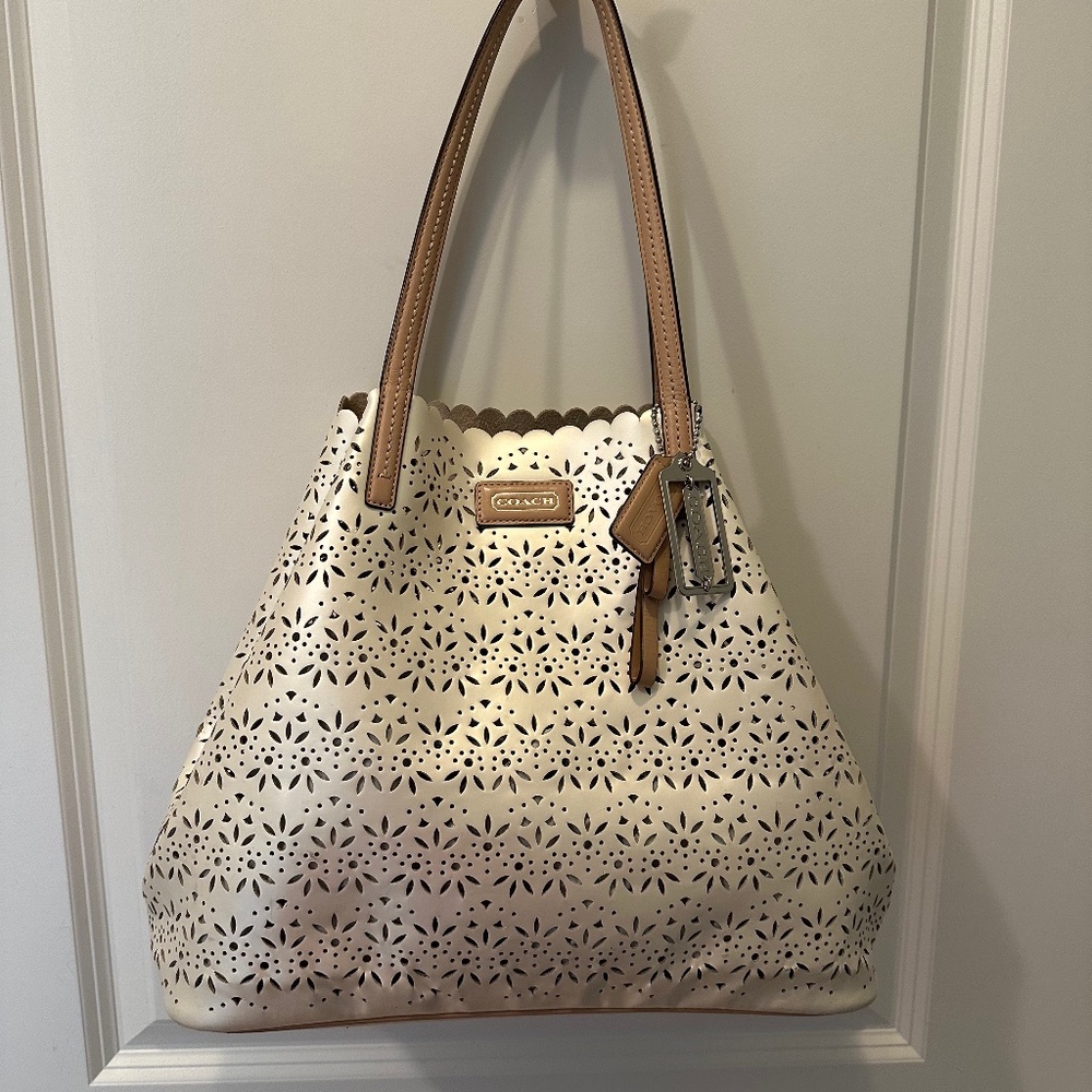 COACH Designer Retro Shoulder Bag Silver Cream Taylor Eyelet Leather Laser Cut